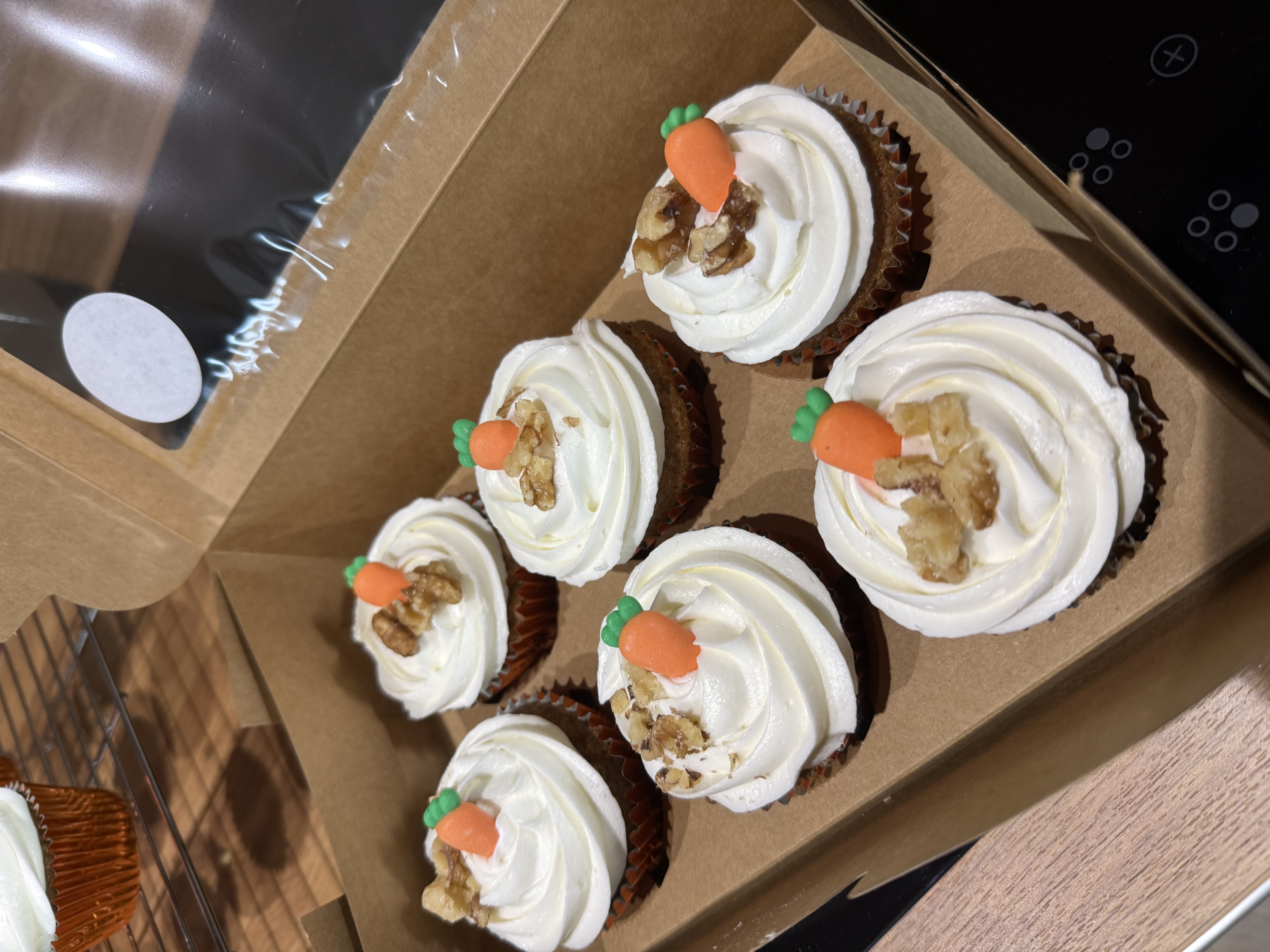 Bee-Spoke Cakes & Cupcakes